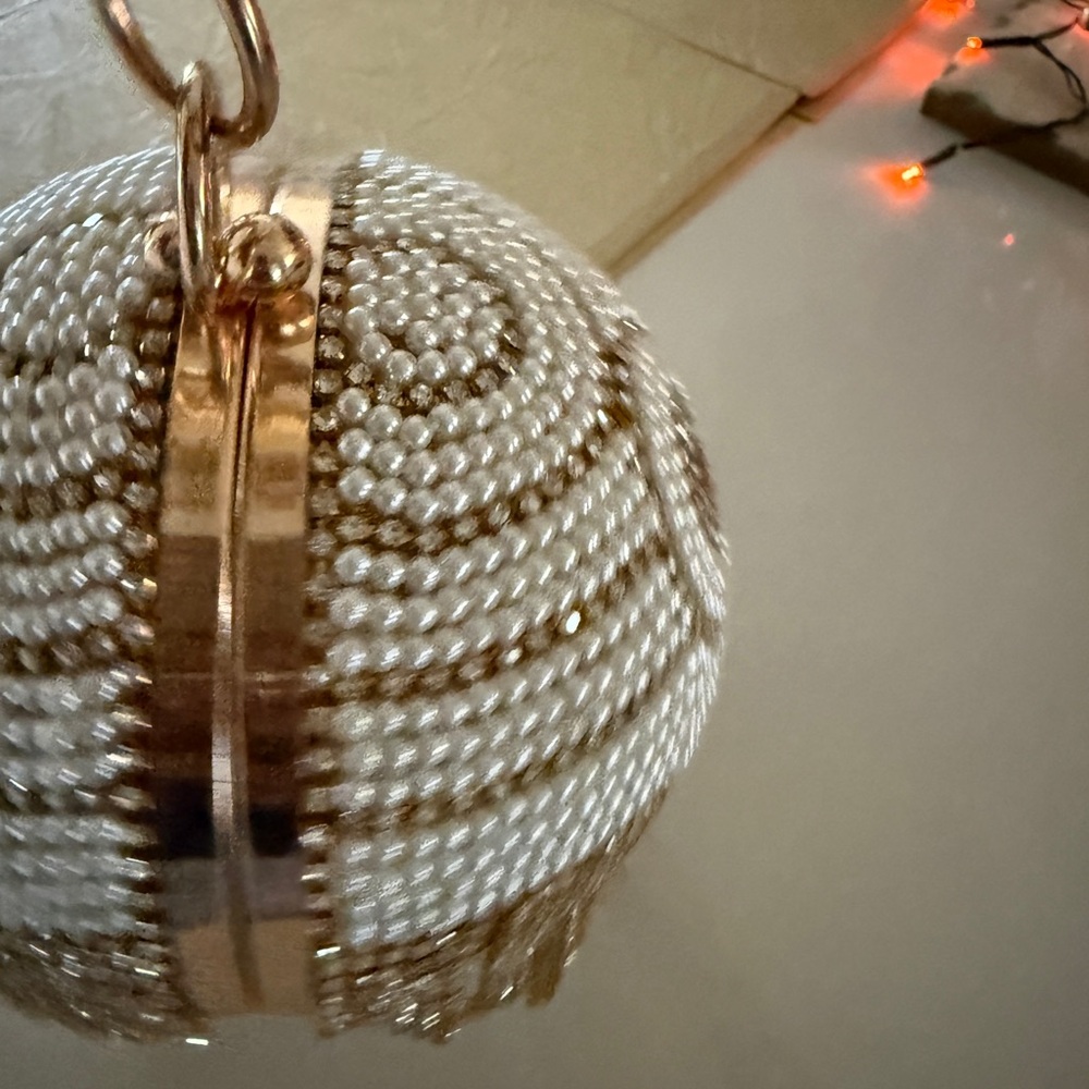 Elegant Pearl and Gold Evening Clutch - Picture 9 of 12